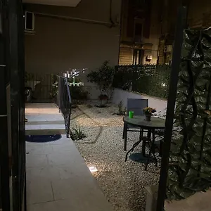 Casa Roberta , Aeroporto di Catania Fontana Rossa Italia